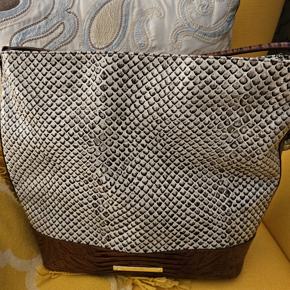 EUC Brahmin Harrison Hobo in Onyx Java